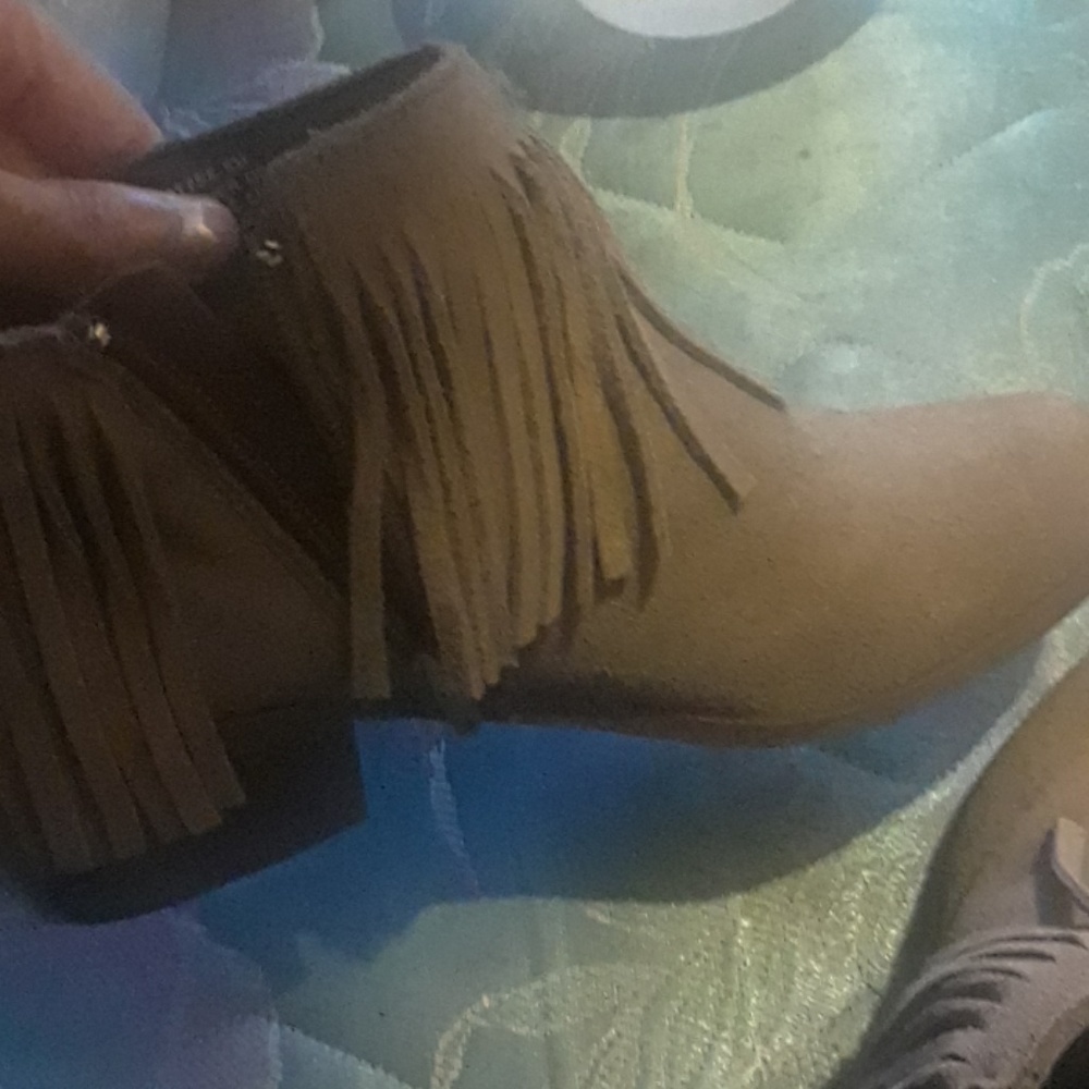 Short boots